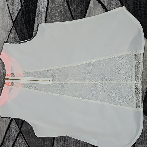 FREEWAY SHEER LACE ZIP BACK TRIM SLEEVELESS SHIRT - Picture 14 of 14